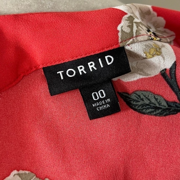 TORRID Sophie Coral & White Floral Georgette Swing Sleeveless Tank Blouse - 00 - Picture 4 of 8